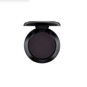 NEW MAC Eye Shadow in Carbon (Matte)